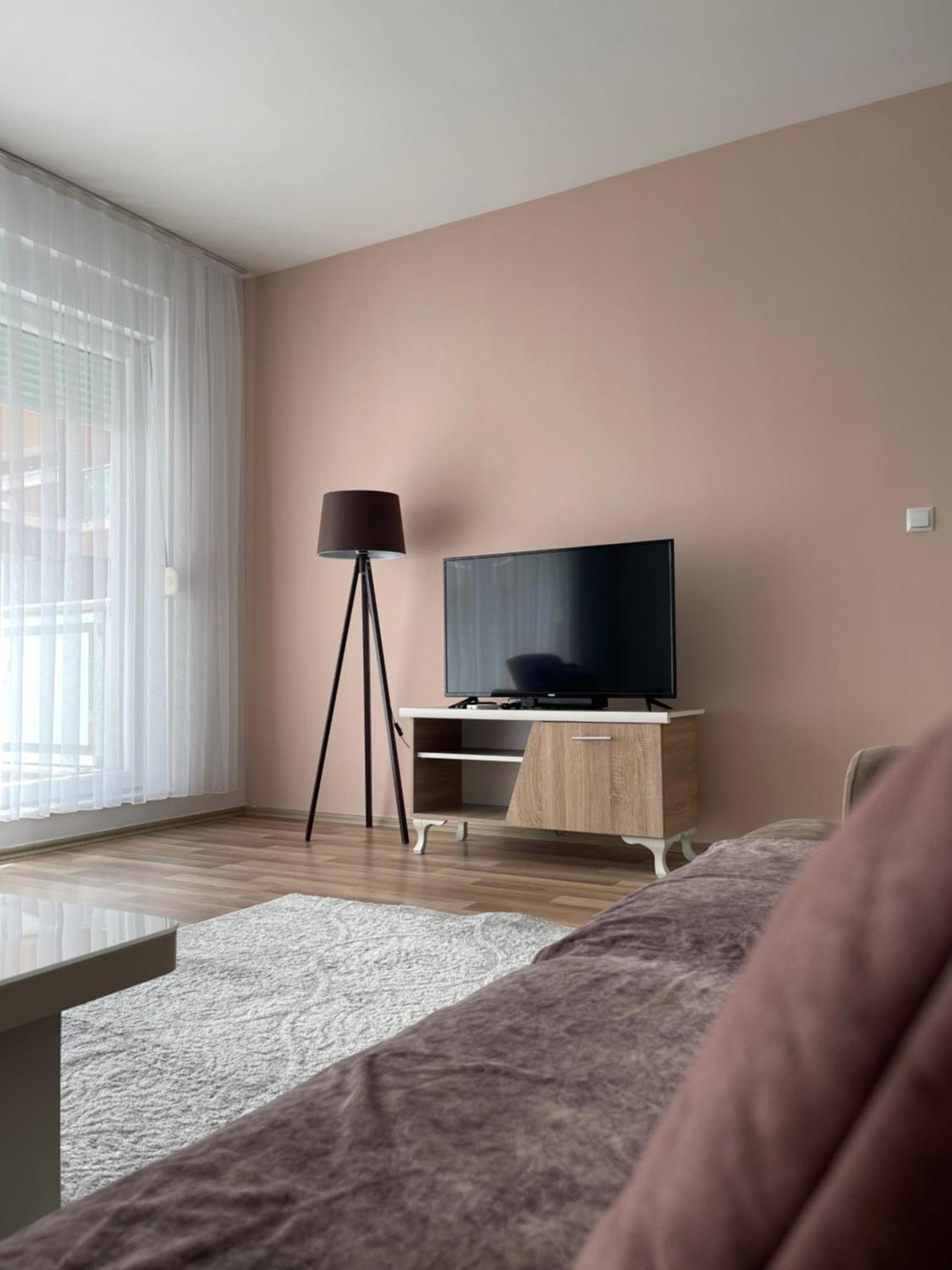 Entire Apartment - Near The Center Pristina Exteriör bild