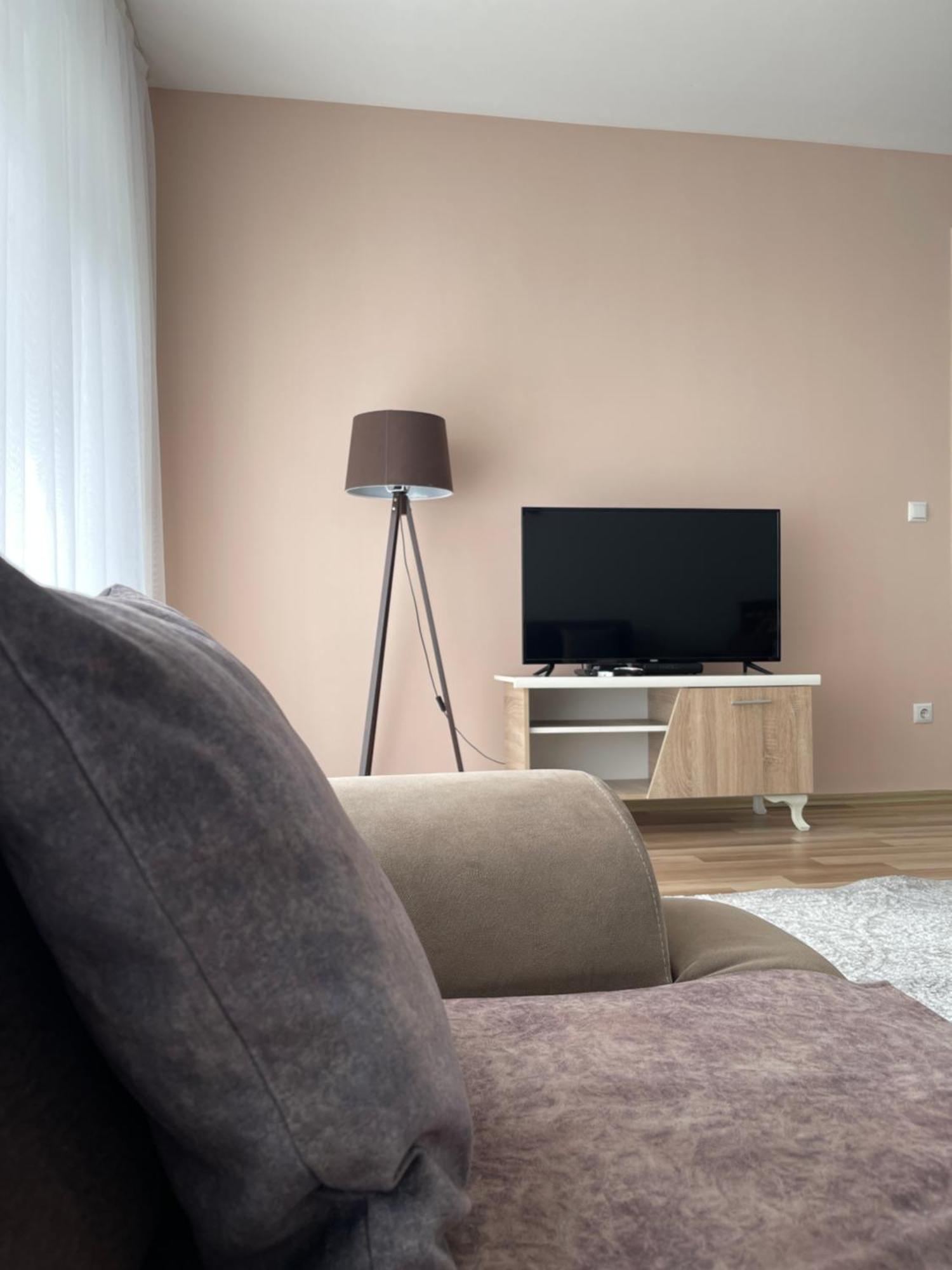 Entire Apartment - Near The Center Pristina Exteriör bild