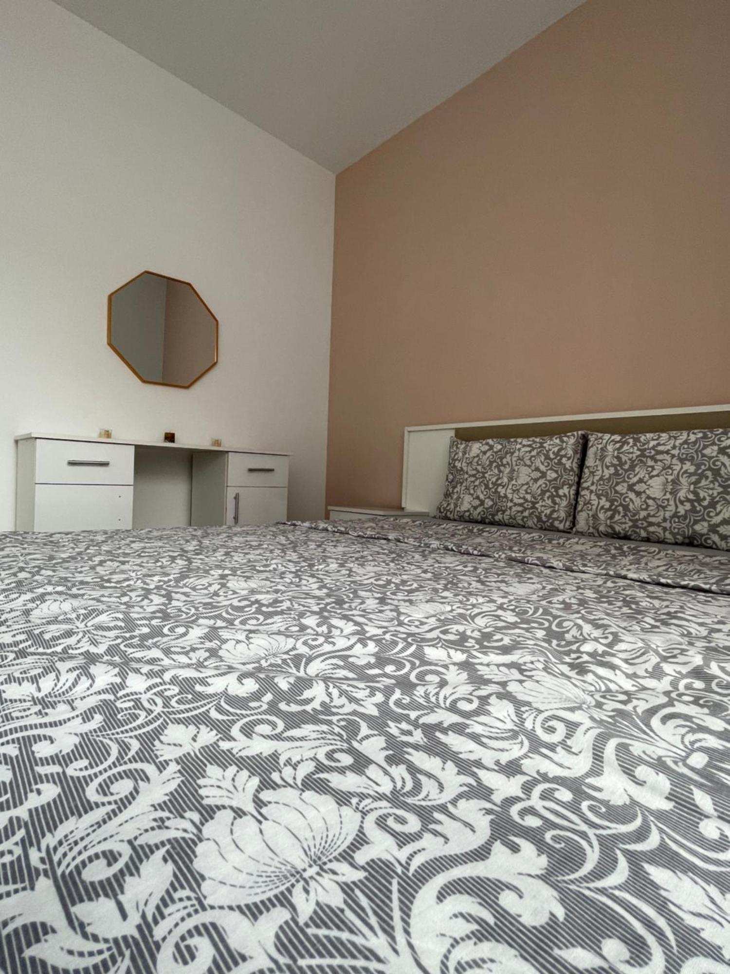 Entire Apartment - Near The Center Pristina Exteriör bild